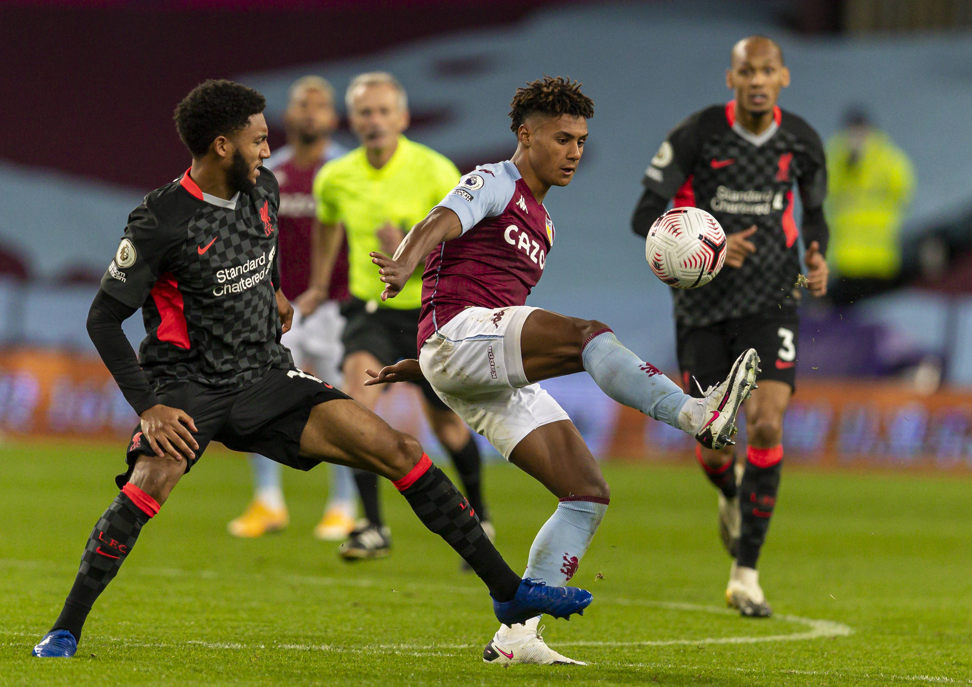 斯汀展现出 斯汀展现出